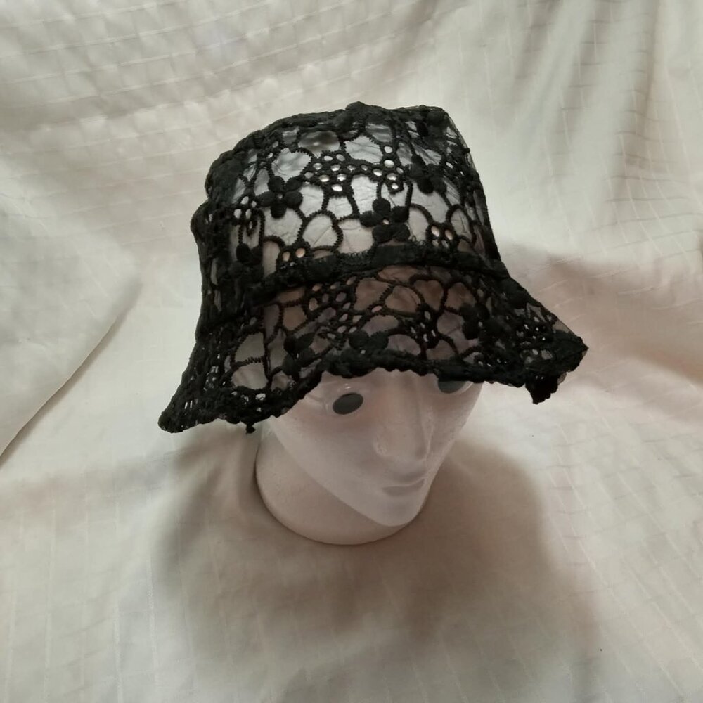Pretty lace black sun hat Small